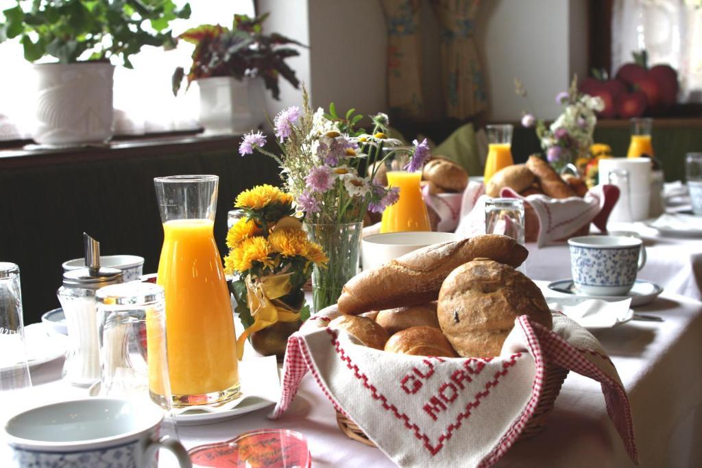 Kraners Alpenhof Bio Bed And Breakfast Pension Вайсензе Екстер'єр фото